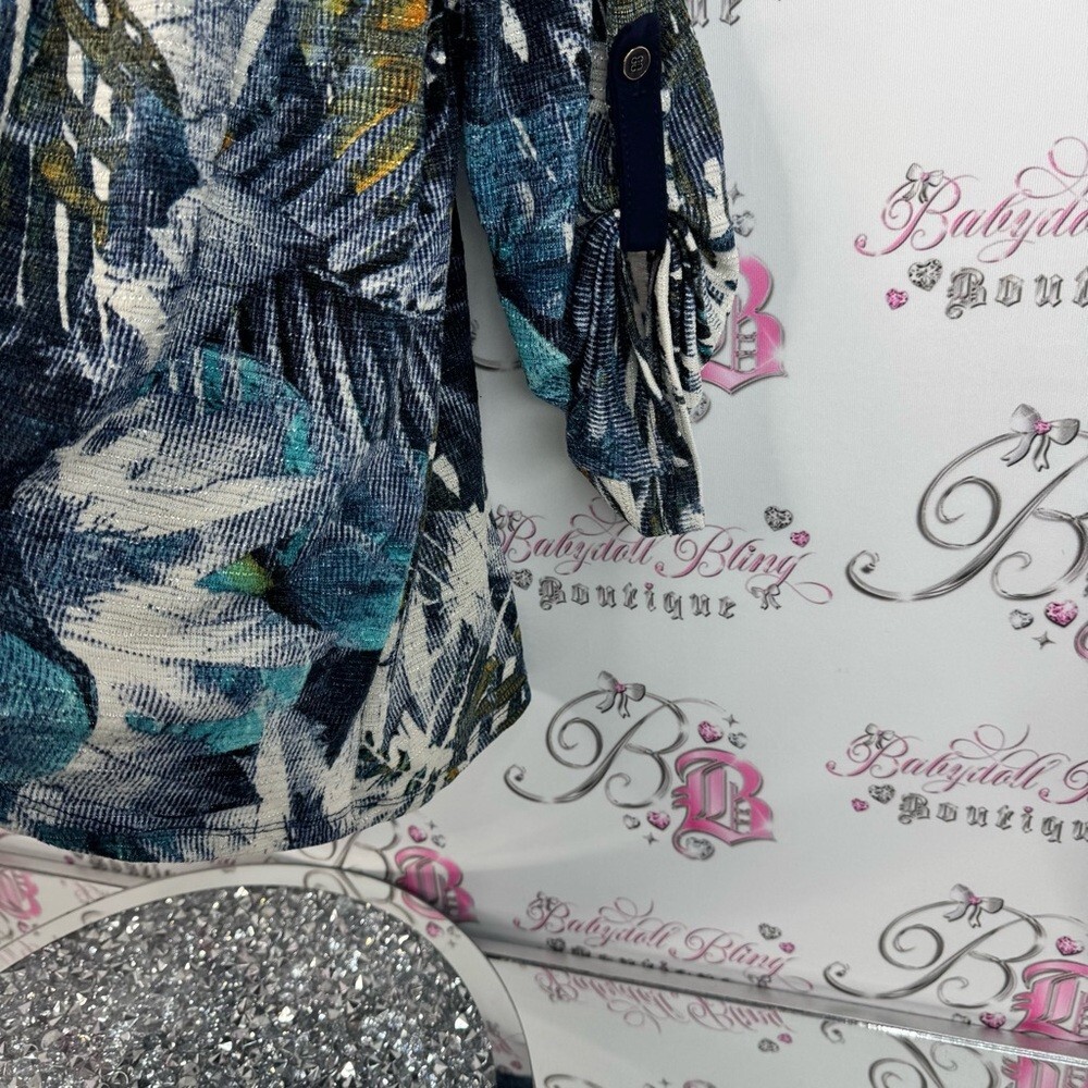 Bali Corp Long Sleeve Tropical Leafs Floral Print V-Neck Top - Blue And White View 4